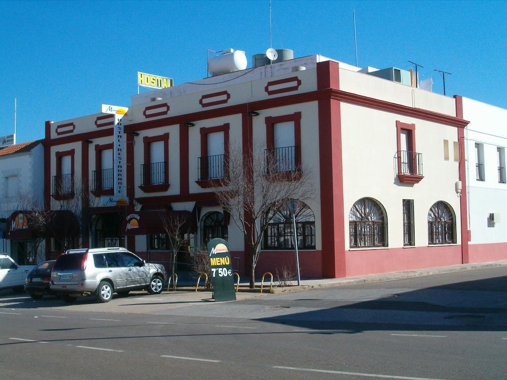Hotel Hostal Restaurante Milenium Torremegía Exterior foto